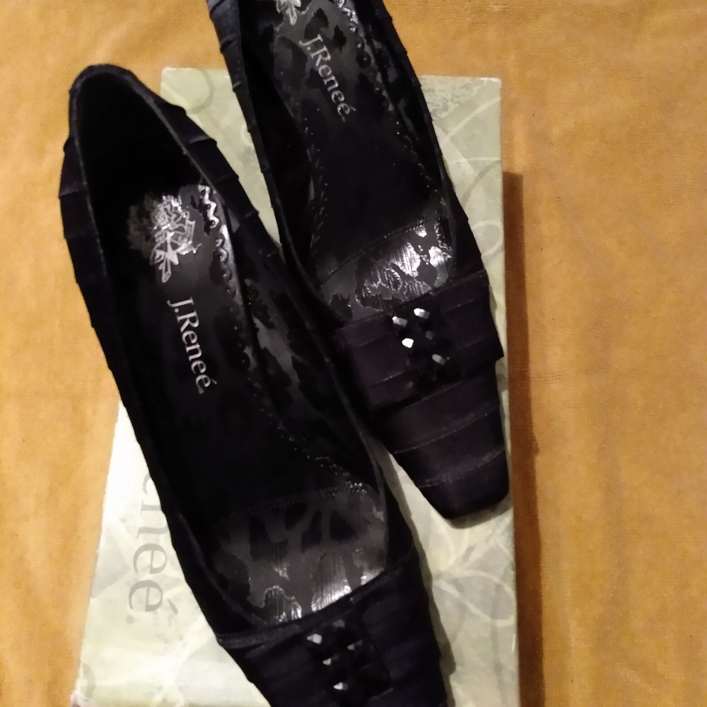 Ladies Shoes - Picture 4 of 8